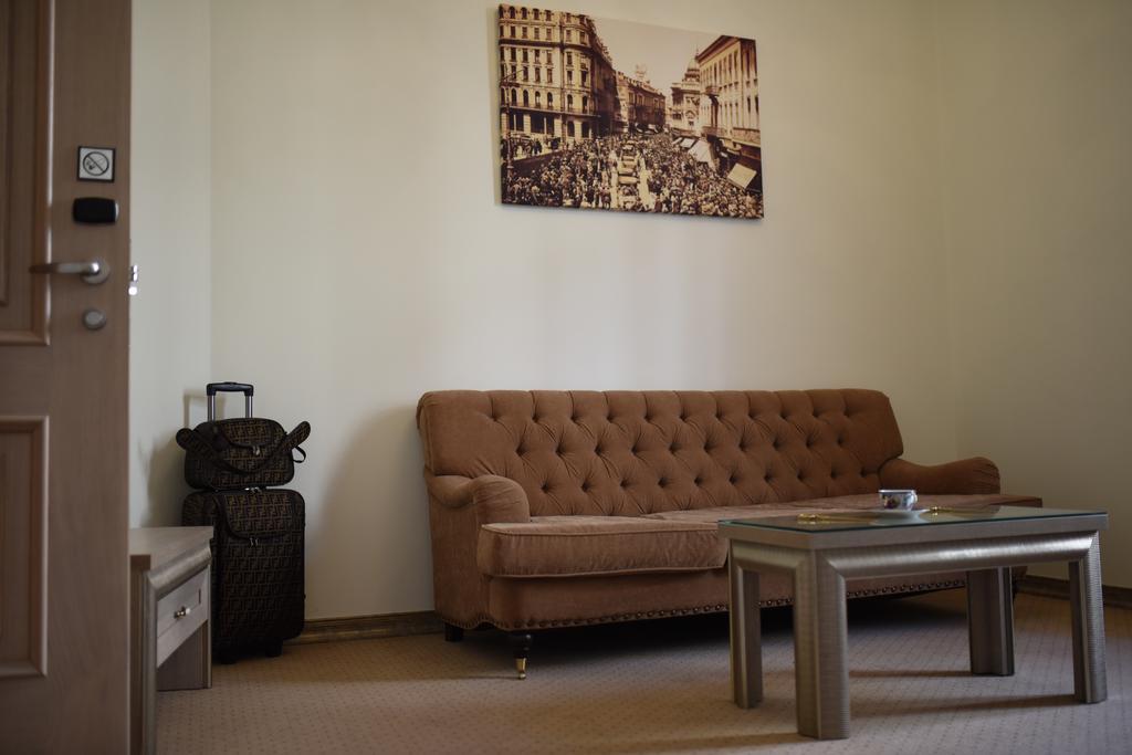 Euro Hotel Grivita Bukarest Exteriör bild