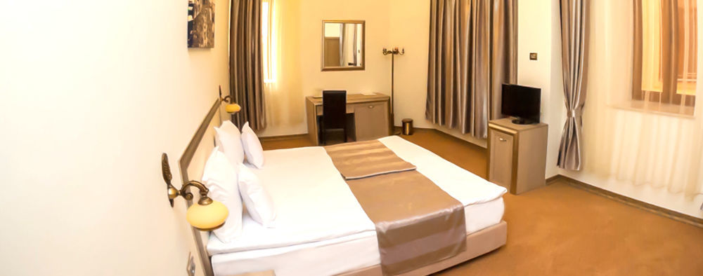 Euro Hotel Grivita Bukarest Exteriör bild