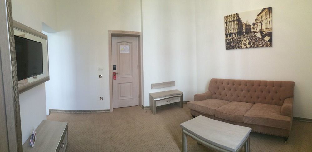 Euro Hotel Grivita Bukarest Exteriör bild